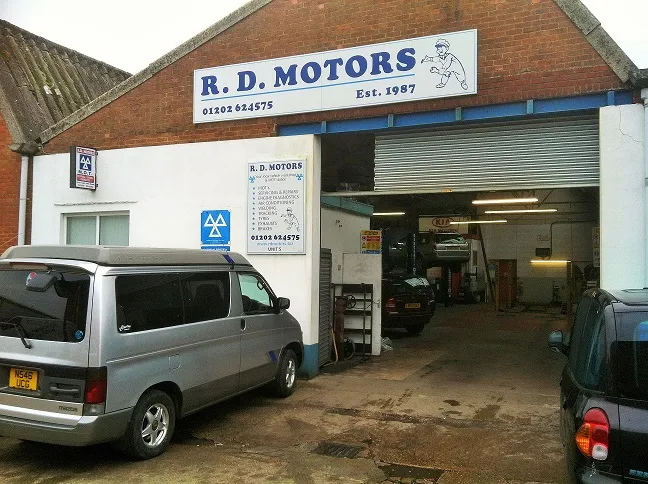 RD Motors, Unit 5, 10 Allens Lane, Hamworthy, with the sign over the workshop door
